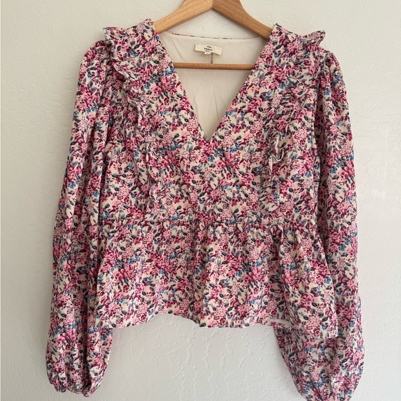 entro Tops - Entro cream floral ruffle balloon long sleeve top Size Large